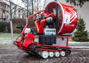 Gąsienicowy wentylator warszawskiej straży pożarnej