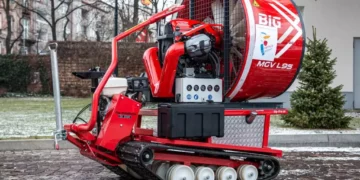 Gąsienicowy wentylator warszawskiej straży pożarnej