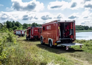 Wędkarze wpadli do wody. Trwa akcja strażaków