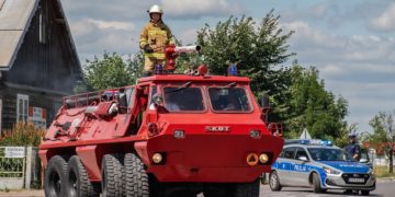 Wojskowy transporter w służbie druhom z OSP Drzewica