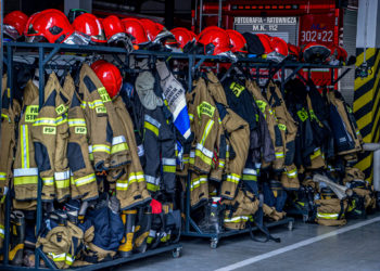 KG PSP zaleca: W ubraniu specjalnym tylko podczas działań i ćwiczeń