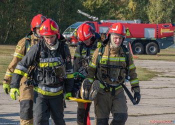 Strażacy i ratownicy ćwiczyli na łódzkim lotnisku [FOTO]