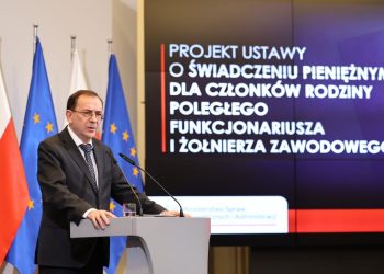 MSWiA szykuje świadczenie dla rodzin poległych mundurowych i ochotników