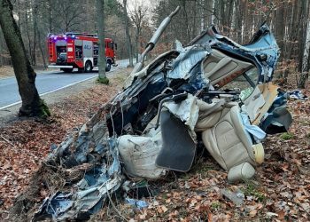 Tragedia w Nowy Rok. Osobówka rozpadła się na części