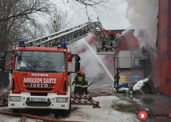 Pożar archiwum w Krakowie. Pierwsze osoby z zarzutami, wśród nich strażak