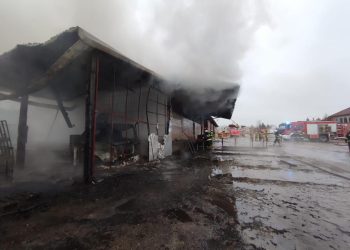 Pożar tartaku pod Kolnem. Jedna osoba nie żyje
