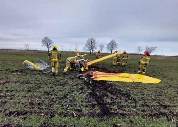 Awaryjne lądowanie samolotu w miejscowości Ostrowite