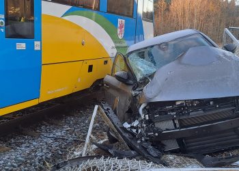 Wypadek na przejeździe kolejowym w miejscowości Mosty-Osiedle