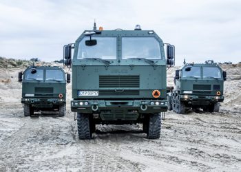 Cywilny Jelcz? Główny konstruktor nie pozostawia złudzeń