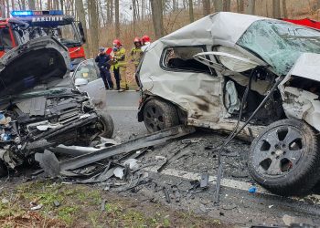 Śmiertelny wypadek na DW156. Nie żyją dwie osoby