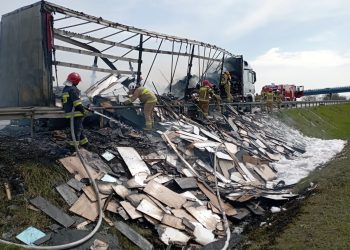 Pożar naczepy na autostradzie A1 w kierunku Łodzi