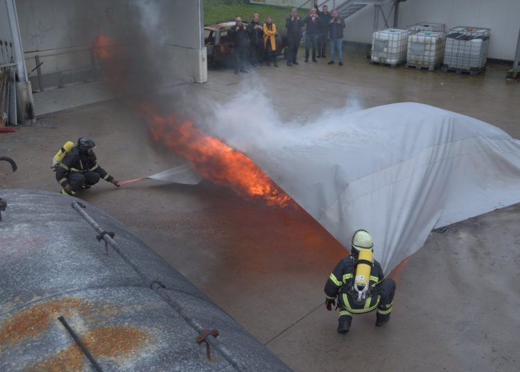 Foto. ilustrujące Vehicle Fire Blanket