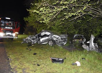 Tragiczna podróż młodych kierowców. Jeden zginął na miejscu
