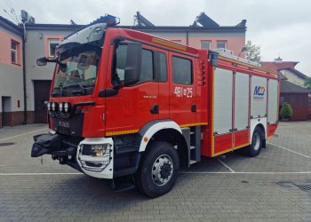 Jednostki PSP odbierają ciężkie wozy. Zobacz, gdzie trafią! [FOTO]