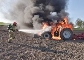 Pożar ciągnika rolniczego w miejscowości Szyleny