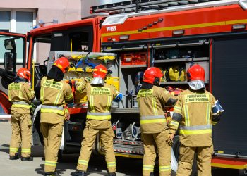 Absolwenci Szkoły Głównej Służby Pożarniczej z przydziałami