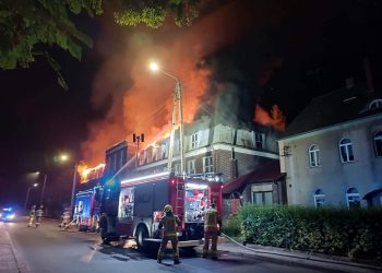 Szprotawa: Pożar budynku biurowego byłej huty
