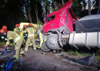 Dwie osoby zginęły w wypadku na DK25