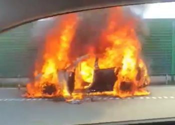 Pożar Porsche Cayenne na autostradzie A1 [WIDEO]