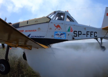 Gaszenie pożaru lasu z perspektywy pilota Dromadera [WIDEO]