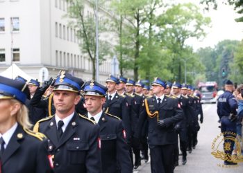 Promocja absolwentów w krakowskiej Szkole Aspirantów PSP