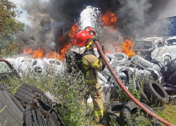 Pożar opon i samochodów w Stargardzie