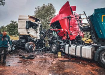 Zderzenie ciężarówek na DK71. Nie żyje jedna osoba