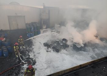 Pożar w zakładzie utylizacji baterii w Stanowicach