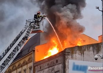 Pożar kamienicy w Kutnie. Strażacy podali wstępną przyczynę