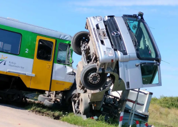 Szynobus uderzył w ciężarówkę. Są poszkodowani