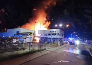 Pożar hali przemysłowej w Mierzynie