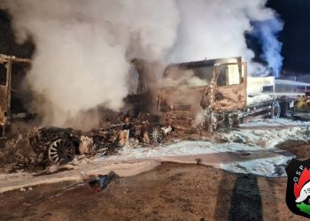 Nocny pożar samochodów na placu nauki jazdy