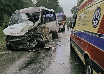 Wypadek masowy w Konotopie. Z pomocą ruszyli żołnierze