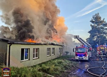 Pożar dawnej szkoły w Lędzinach