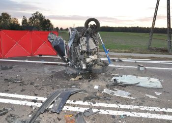 Wypadek na krajowej ‘dwójce’. Nie żyje jedna osoba