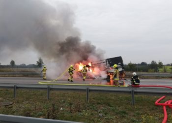 Pożar samochodu dostawczego na A2