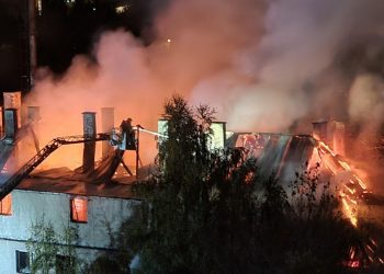 Nocny pożar pustostanu w Warszawie