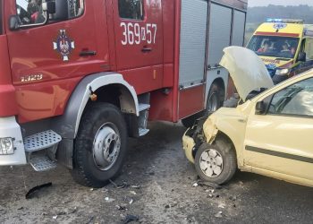 Kierująca fiatem wjechała w wóz strażacki udający się do pożaru