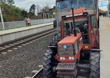Zderzenie pociągu towarowego z ciągnikiem rolniczym w Boleszkowicach