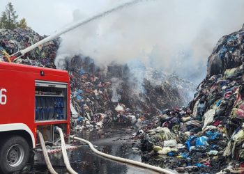 Pożar składowiska w Kamieńcu. Czwarty dzień akcji