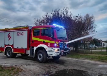Druhowie z OSP Rogoźno mają nowy wóz [FOTO]