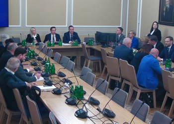 Posłowie wybrali prezydium sejmowej komisji