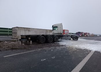 Spadający kontener doprowadził do karambolu na S7