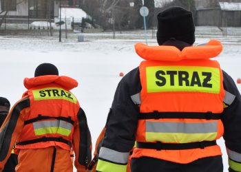 Trzech nastolatków w wodzie. Pomoc przyszła na czas