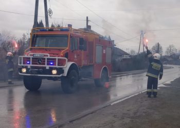 Druhowie z OSP w Rudzie Różanieckiej mają nowy wóz