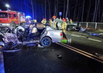 Zderzenie osobówek na drodze wojewódzkiej nr 579