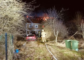 Pożar budynku w Uboczu. ‘Za nami ciężka noc’