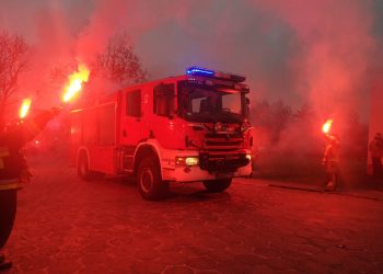 Sławoborze. Druhowie powitali swój nowy wóz