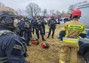 Ćwiczenia kontrterrorystów w Ośrodku Szkolenia PSP