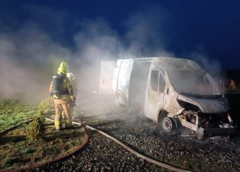 Pożar busa w miejscowości Wierzchowo